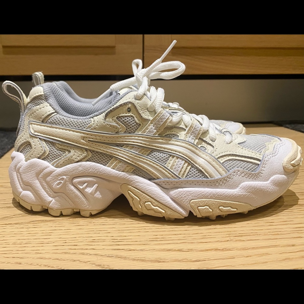 ASICS Gel-Nandi Women Size 7 Brand New